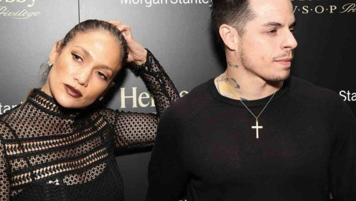 Η Τζένιφερ Λόπεζ έπιασε... «στα πράσα» τον Κάσπερ Σμαρτ και τον χώρισε