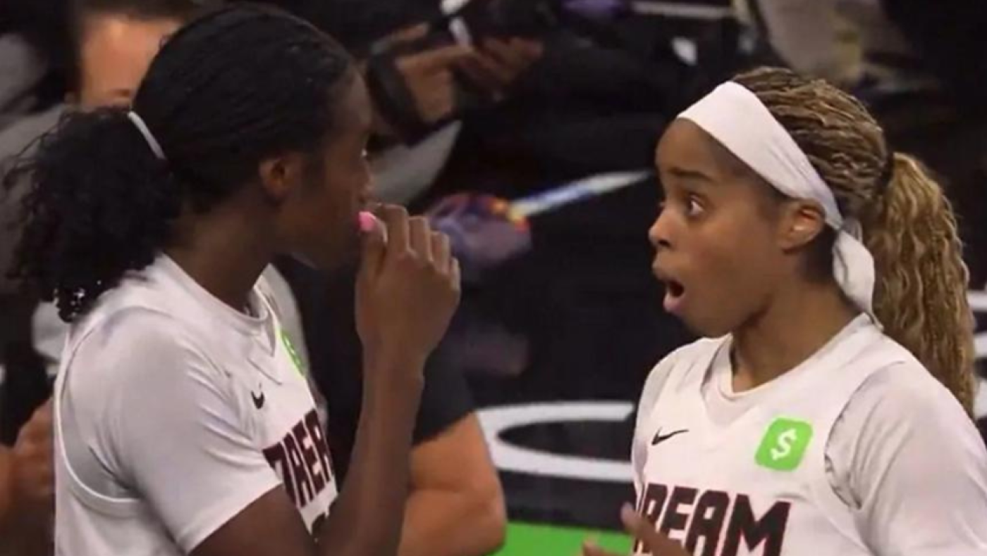 WNBA: Έφυγε sex toy από την εξέδρα!