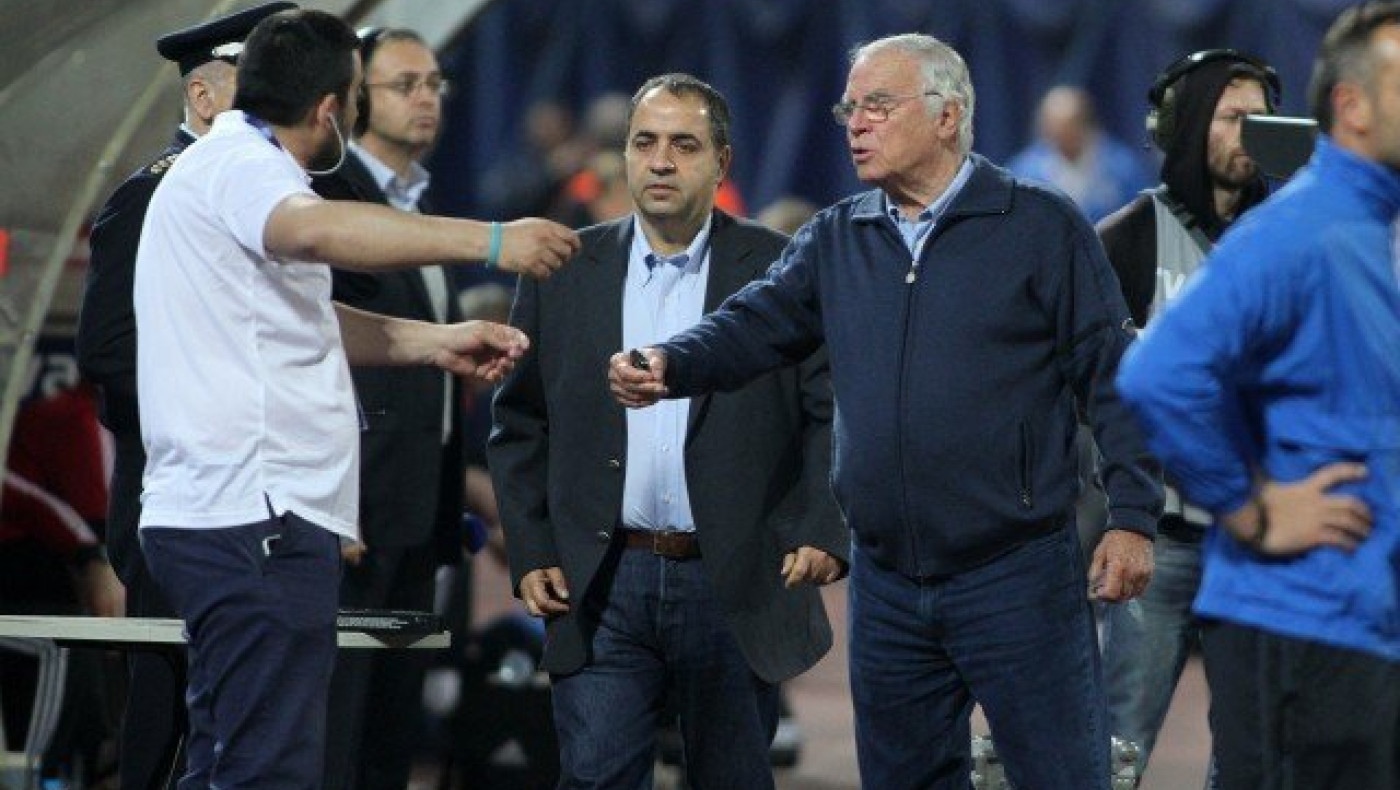 Ο Θεοδωρίδης πέρυσι    το    πανό    το είδε... καλά
