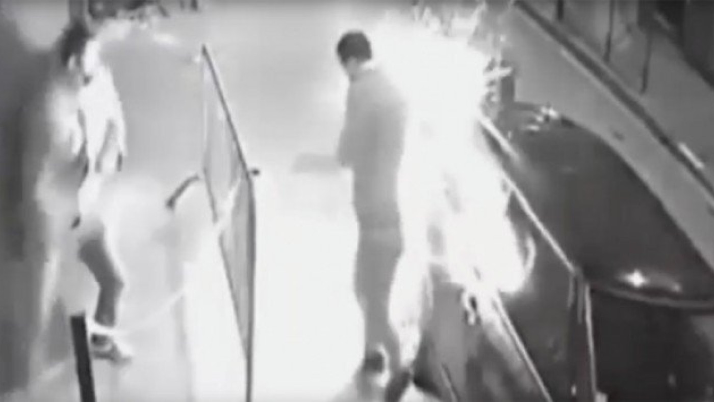 Εξερράγη το ηλεκτρονικό του τσιγάρο και πήρε φωτιά (video)