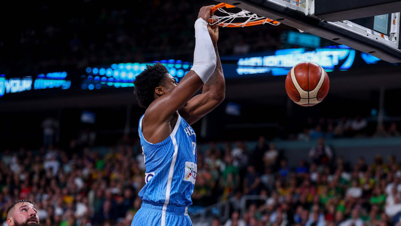 Σκέπασε τα καλάθια ο Κώστας Αντετοκούνμπο: Πότε έκανε ξανά 4 τάπες