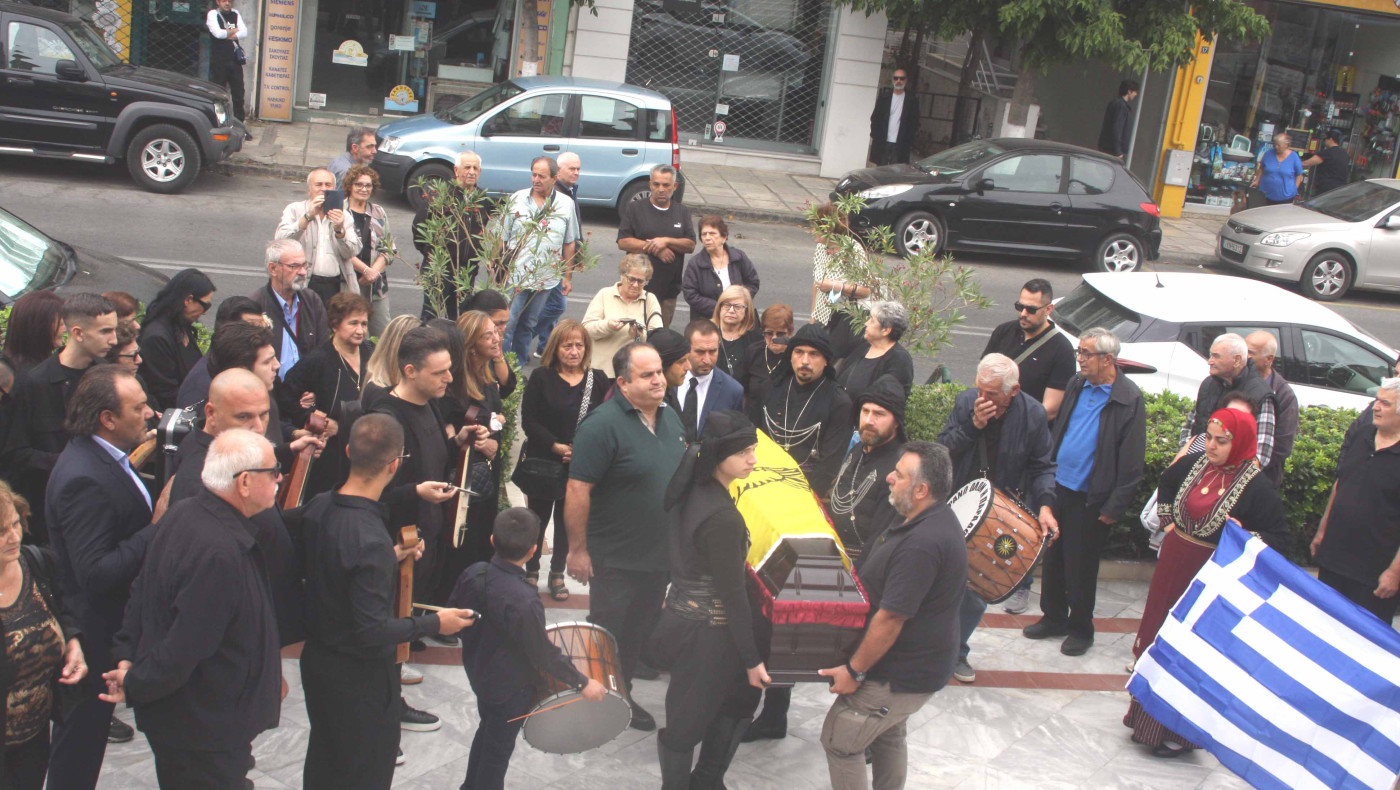 Σε κλίμα βαθιάς συγκίνησης αποχαιρέτησαν τον Τριαντάφυλλο Πουρσανίδη