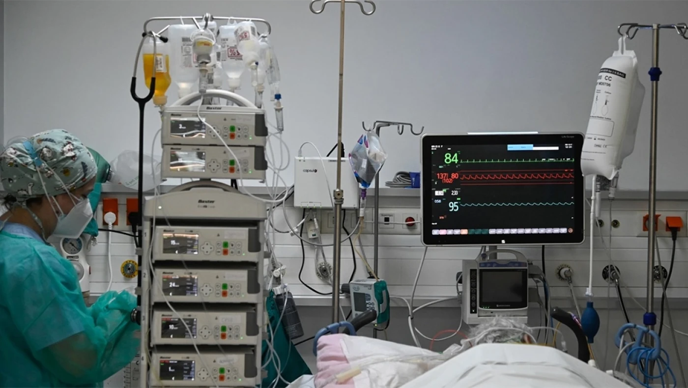 Σε έξαρση η γρίπη: Διασωληνωμένος στη ΜΕΘ 3χρονος