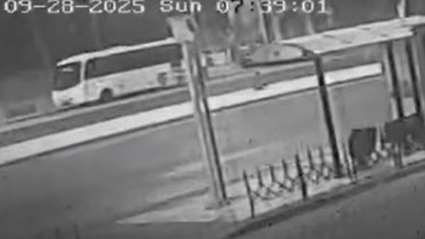 Θεσσαλονίκη: Η στιγμή που ΙΧ παρασύρει τη 40χρονη στην οδό «Μίκη Θεοδωράκη»