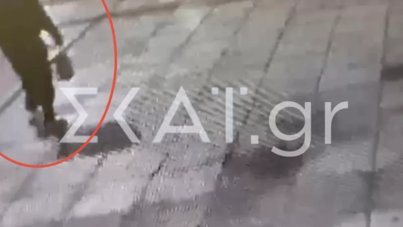 Έκρηξη στην ντίσκο "Jacky Ο": Η στιγμή που ο μαυροφορεμένος άντρας αφήνει τη βόμβα