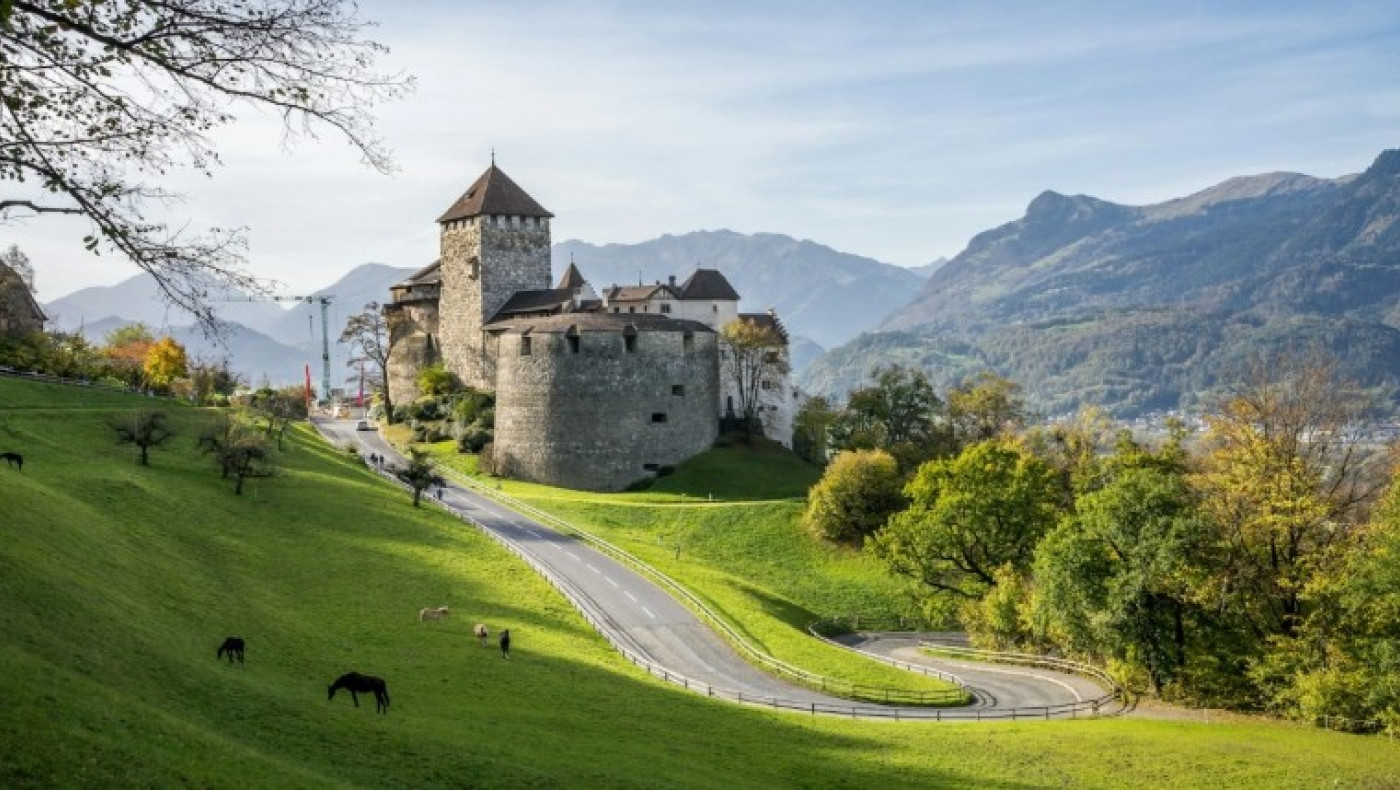 Εργασιακός παράδεισος: Μισθοί έως 10.000€ και νέες θέσεις για Ευρωπαίους