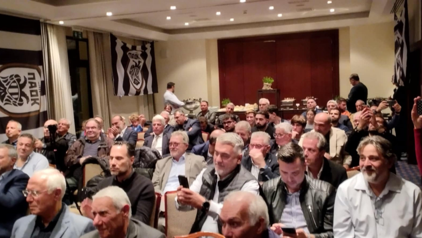 CLUB Φίλων ΠΑΟΚ: Τρία lap top και σχολικά είδη στο δημοτικό  σχολείο της Κορυτσάς