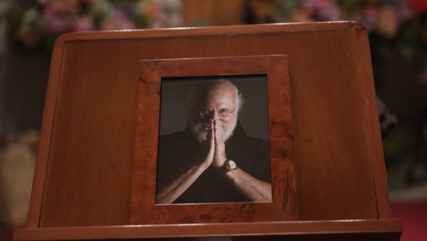 Σαββόπουλος: Συγκίνηση με τον καραγκιόζη στο φέρετρό του-Στις 13:00 η κηδεία