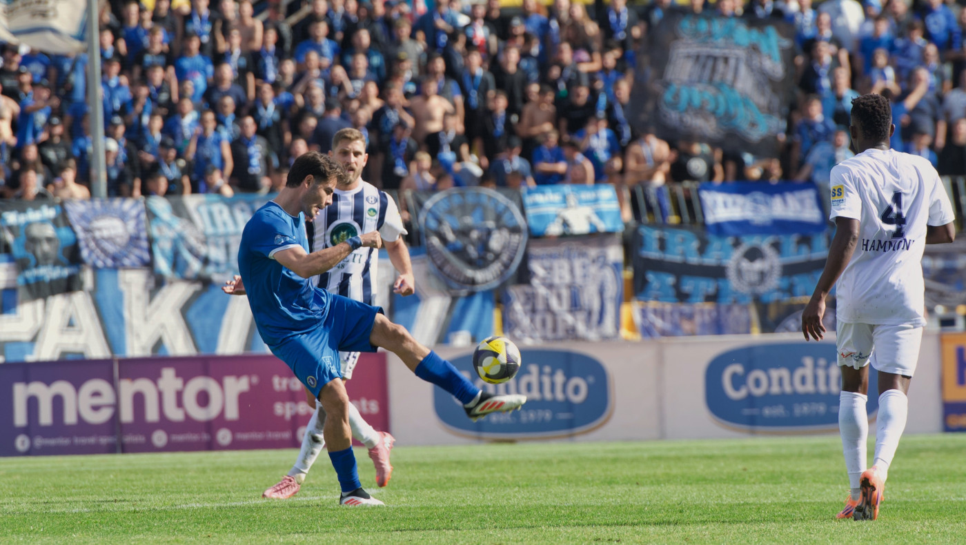 Υποδοχή... πρωταθλητών στους παίκτες της Νίκης Βόλου μετά την ισοπαλία με Ηρακλή! (vid)