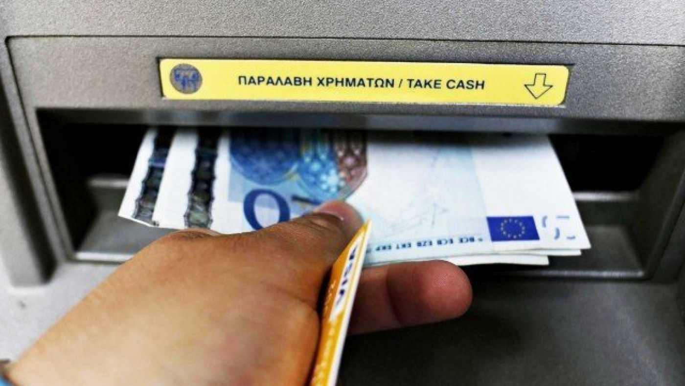 Προς νέα χαλάρωση των capital controls - Σενάριο για ανάληψη 520 ευρώ