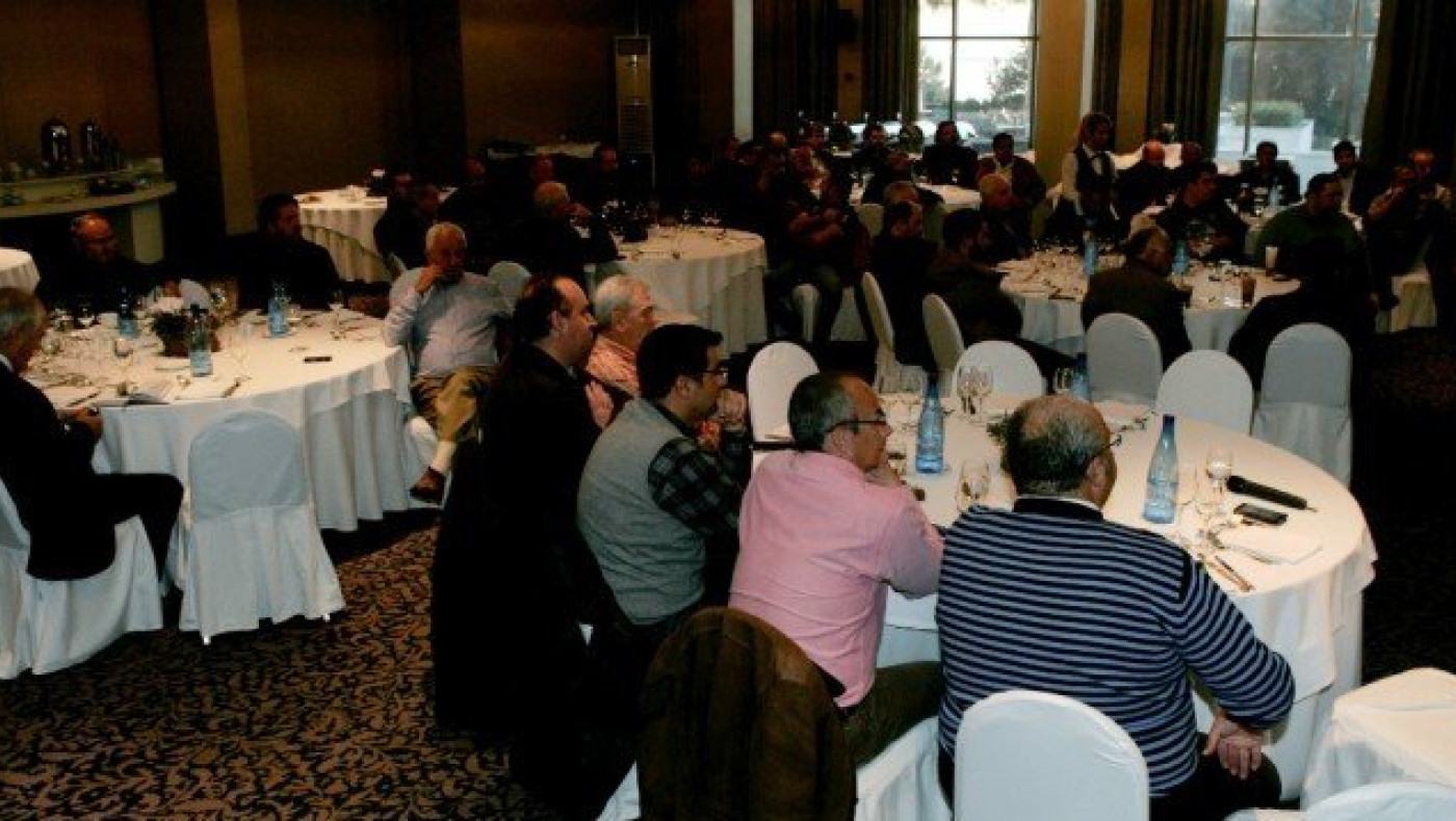Οι ΠΑΟΚτσήδικες παρουσίες στην συγκέντρωση της αντιπολίτευσης