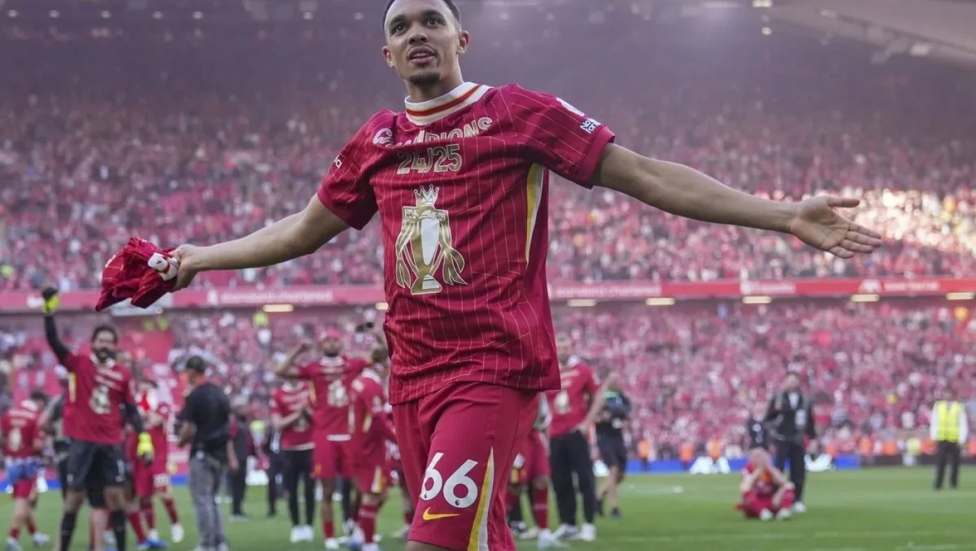 Λίβερπουλ:  Βανδάλισαν την τοιχογραφία του Αλεξάντερ-Άρνολντ πριν την επιστροφή του