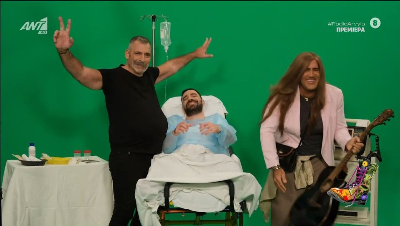 Ράδιο Αρβύλα: Τραγούδησαν το «Γλέντι» και την «εξαετία που μοιάζει με επταετία»