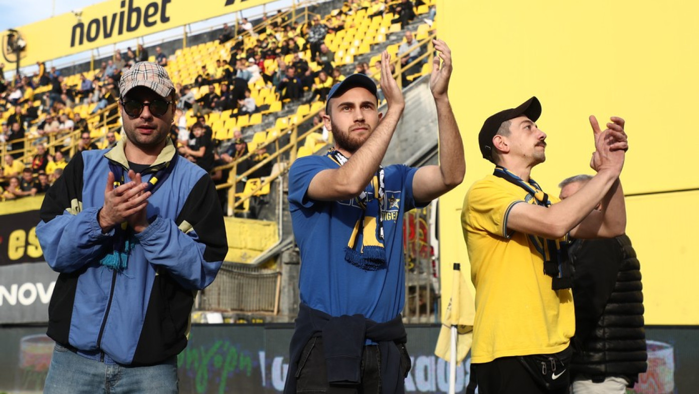 Ο οπαδισμός όπως θα έπρεπε να είναι: Οι φίλαθλοι του Αστέρα τίμησαν τη μνήμη του Άλκη Καμπανού