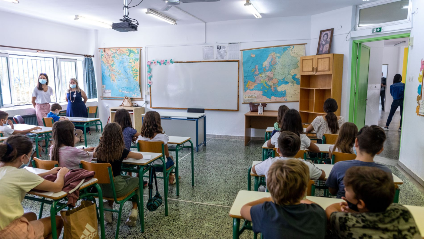 Ατέρμονη εξαθλίωση εκπαιδευτικών: Κοιμούνται σε αυτοκίνητα και σκηνές