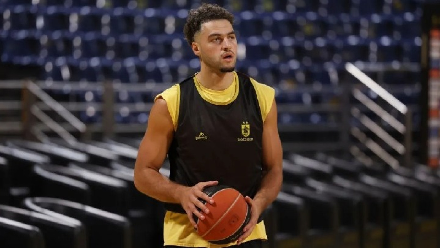 Με δύο απουσίες πέταξε για Αθήνα ο Άρης