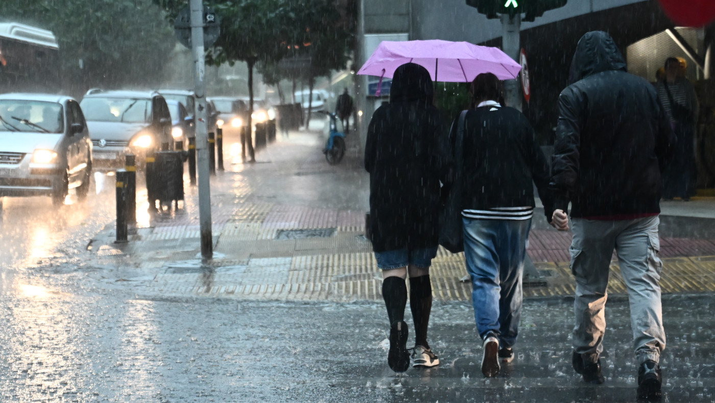 Ο καιρός της Δευτέρας (8/12): Βροχές και καταιγίδες