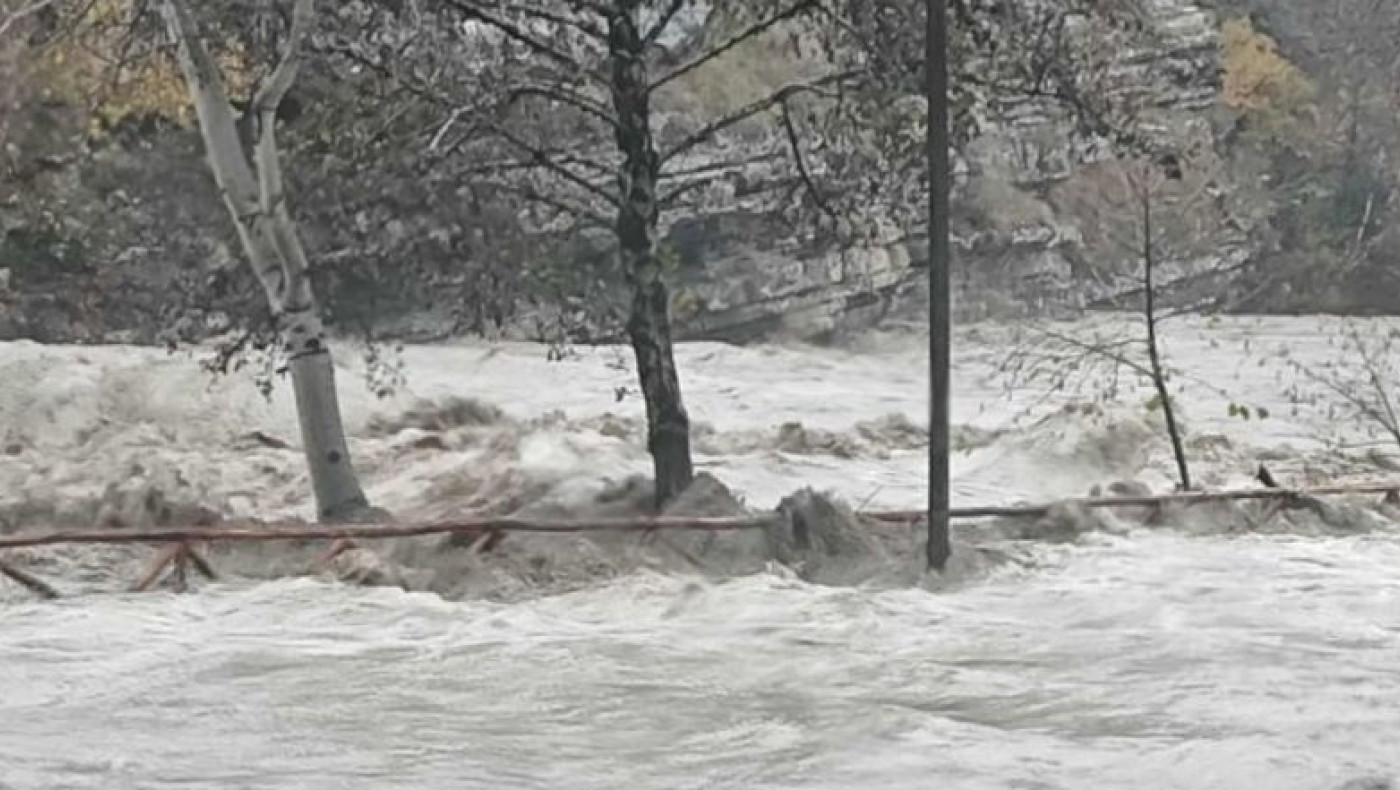Καστοριά-Κακοκαιρία στο Νεστόριο: Υπερχείλισε ο ποταμός Αλιάκμονας