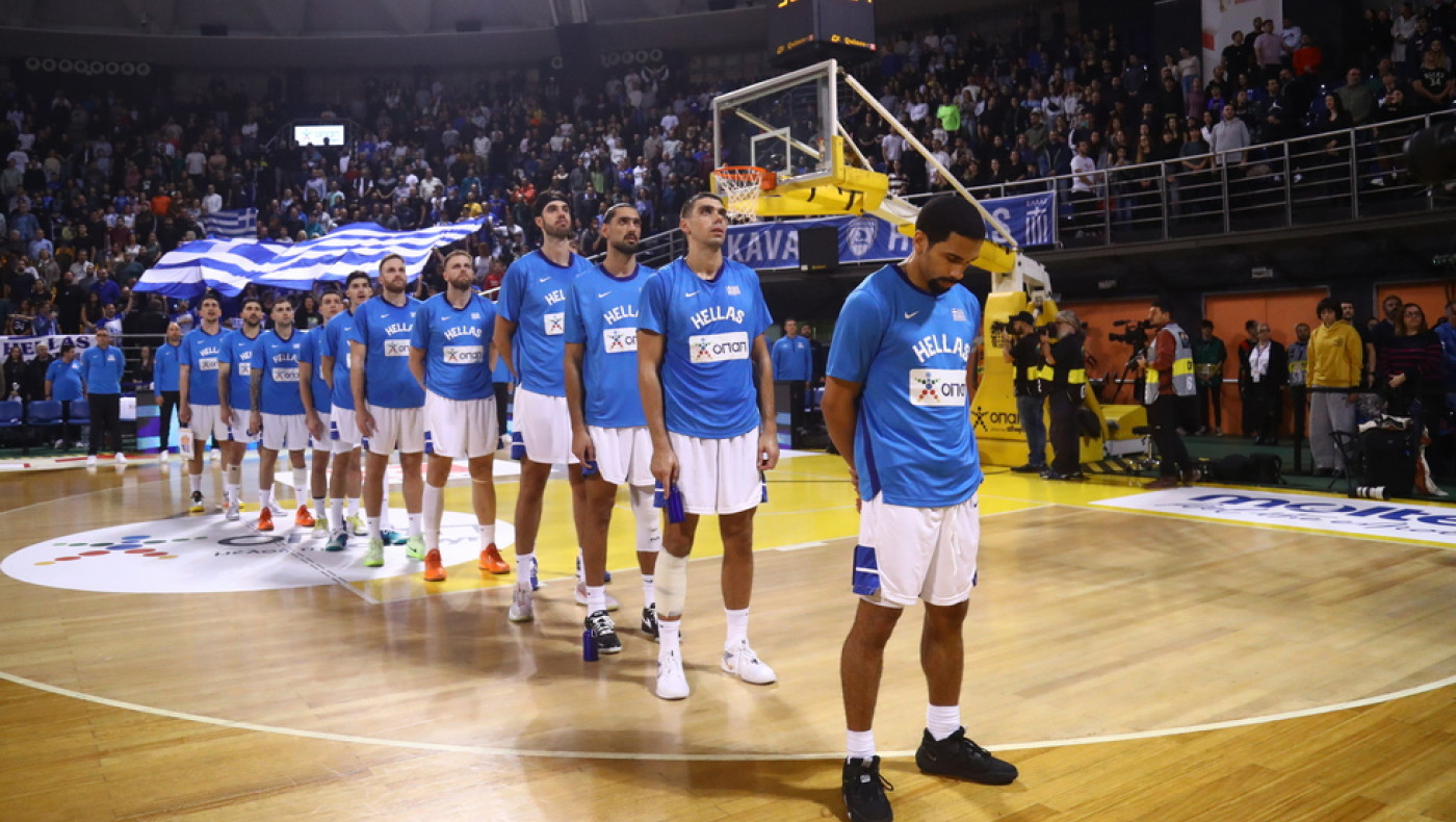 Ελλάδα-Ρουμανία: «Νέο γήπεδο στον Άρη»-Το ξεχωριστό πανό στις εξέδρες του «Nick Gallis Hall»