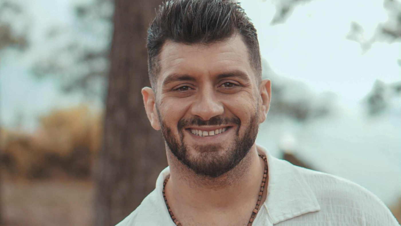 Πιλάτος Κουνατίδης: Εντυπωσιάζει το νέο του single με τίτλο «Μαζί σου να ρισκάρω»