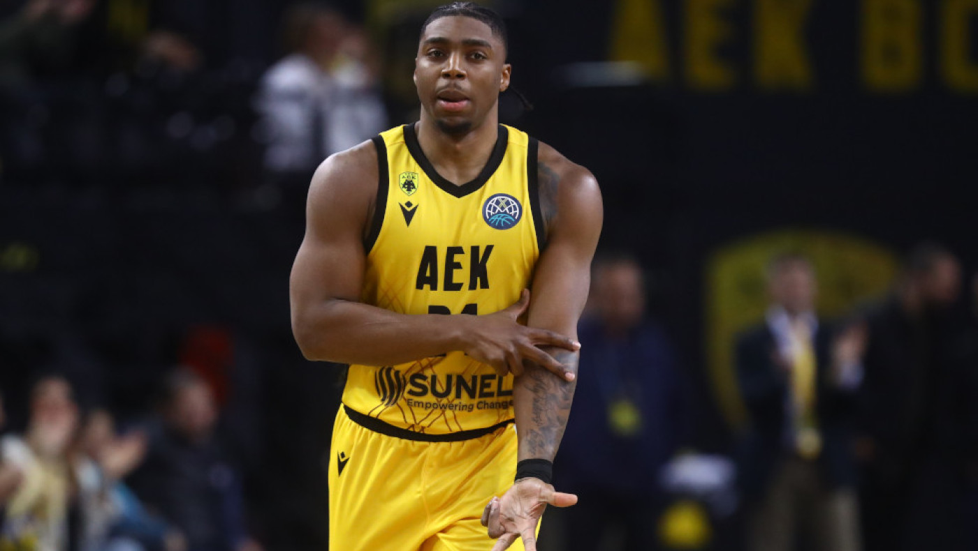 Ακάθεκτη ΑΕΚ με σούπερ Μπάρτλεϊ υπέταξε ξανά την Τόφας και φουλάρει για πρωτιά