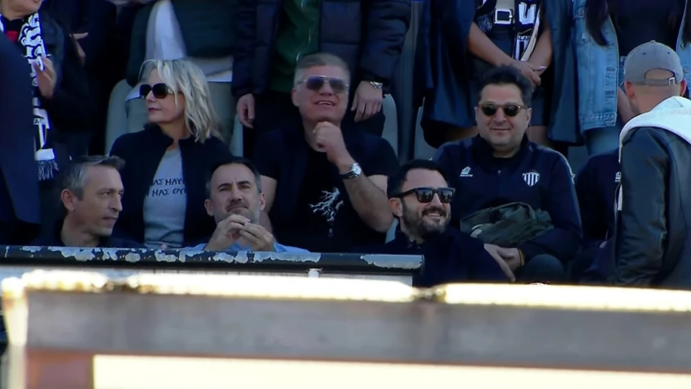 Στη φιέστα ανόδου της Καλαμάτας ο Καρυπίδης-Παρών και ο Σαμαράς