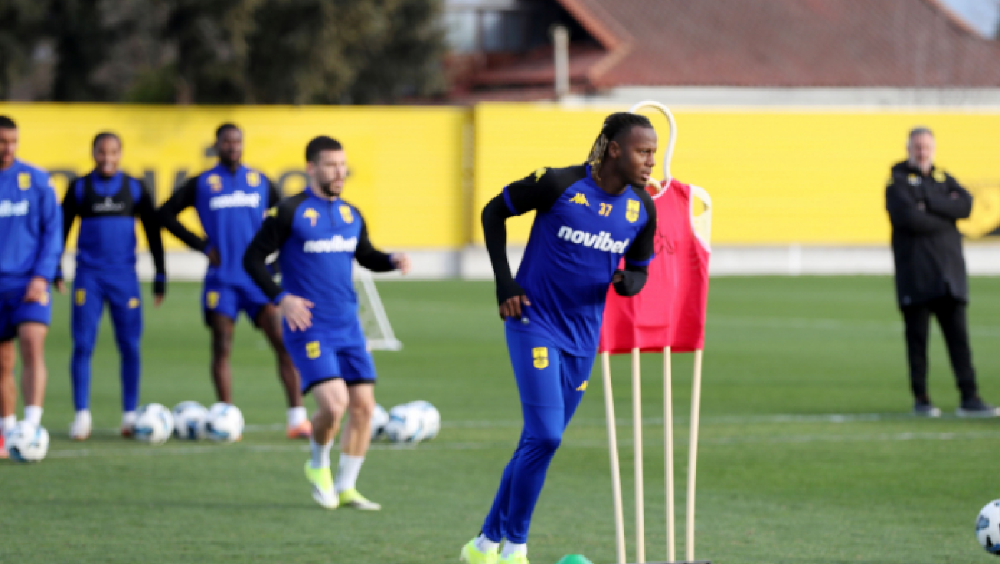 Άρης: Τράβηγμα στη γάμπα ο Μεντίλ