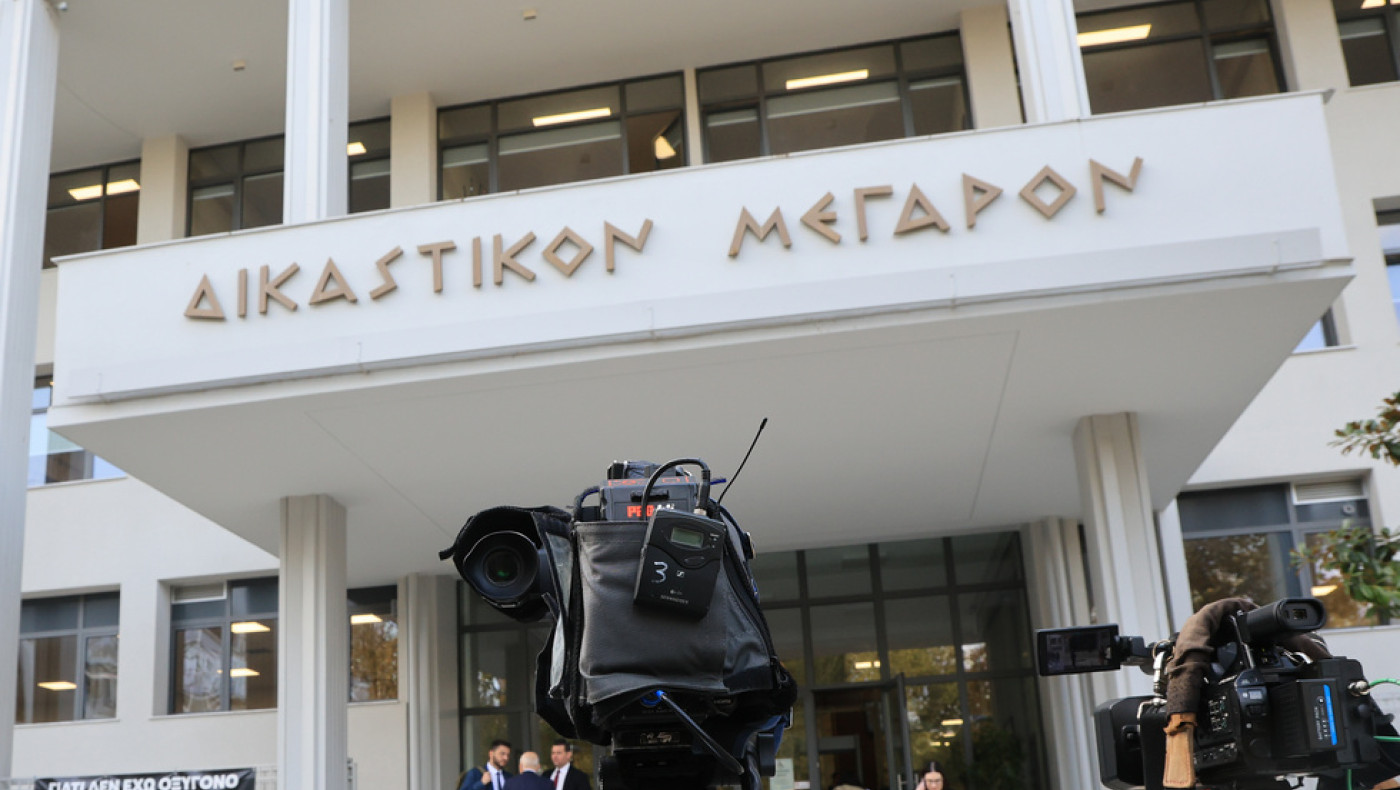 Τέμπη: Δεκτή η αίτηση αποχής της προέδρου-Από την αρχή η δίκη για τα χαμένα βίντεο