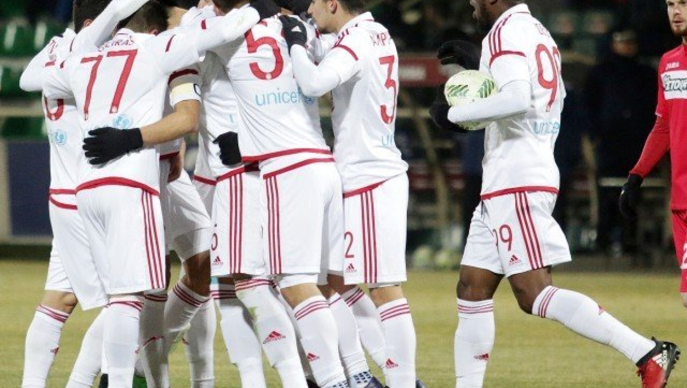 Συνέχισε το σερί του ο Ολυμπιακός με τύχη και Ιντέγε