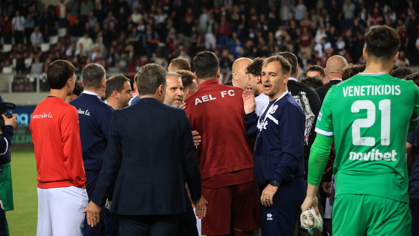 Χαμός μετά το ΑΕΛ-Πανσερραϊκός: Αποδοκιμασίες, ένταση και νέα σύρραξη μεταξύ των δύο ομάδων