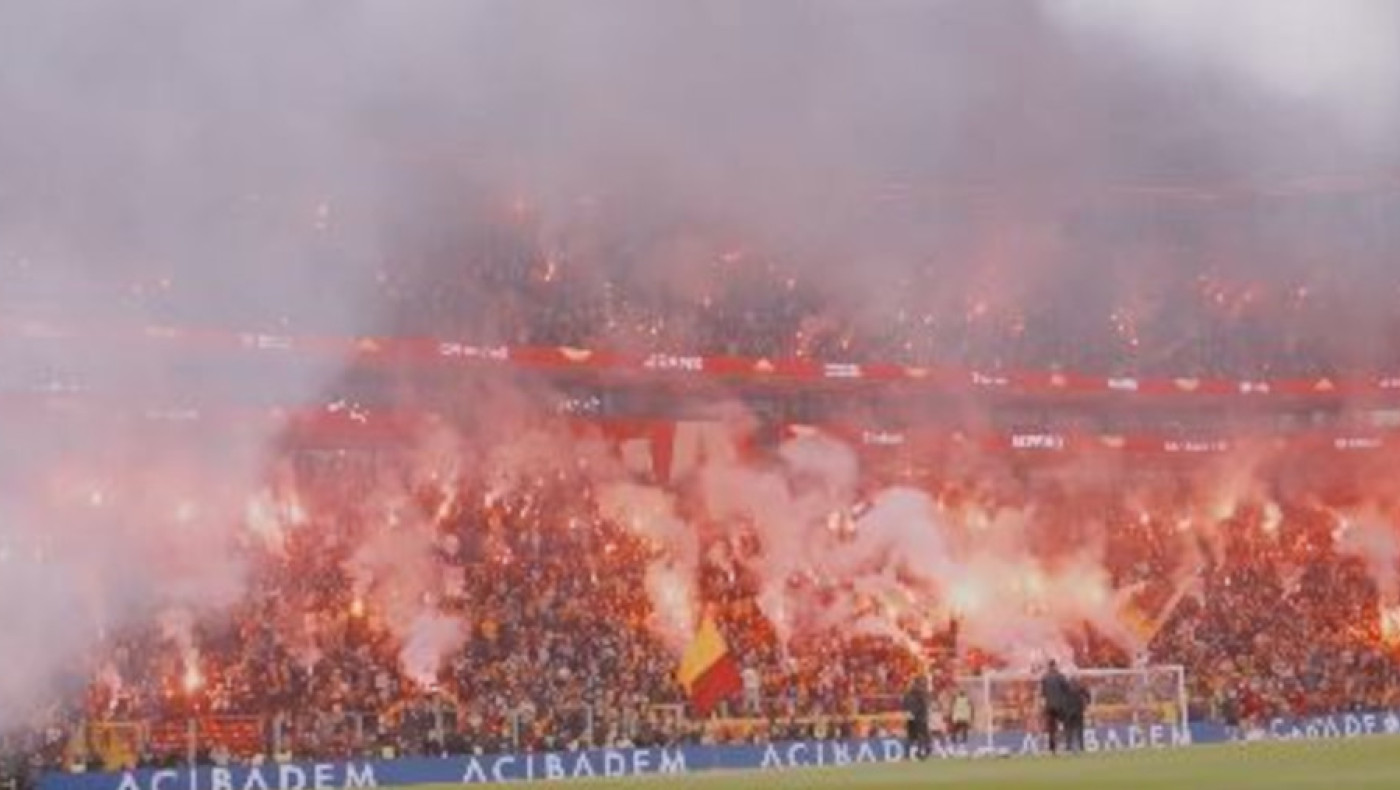 Συγκλονιστικές εικόνες στην ανοικτή προπόνηση της Γαλατάσαραϊ με 43.000 οπαδούς!