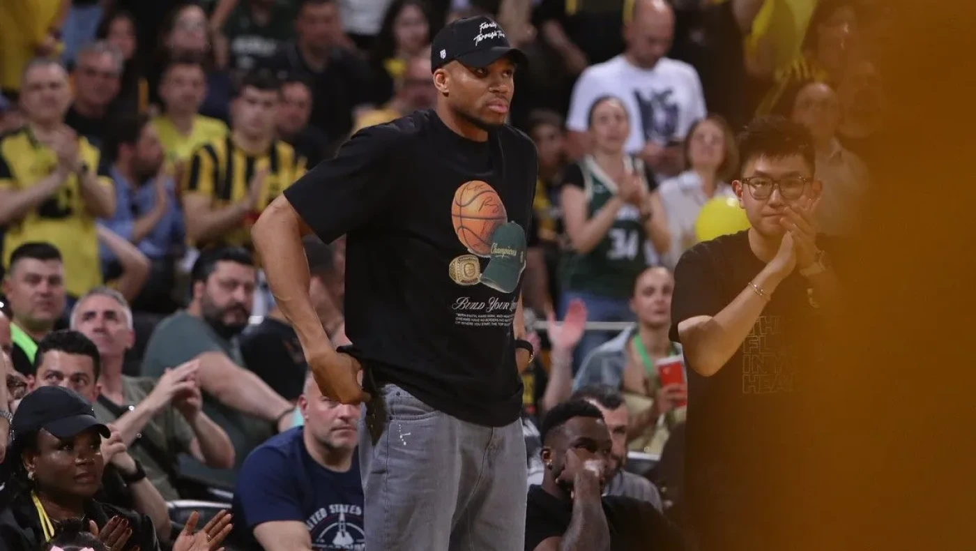 Για ποιον λόγο δεν πανηγύρισαν Γιάννης και Θανάσης Αντετοκούνμπο τη νίκη του Άρη