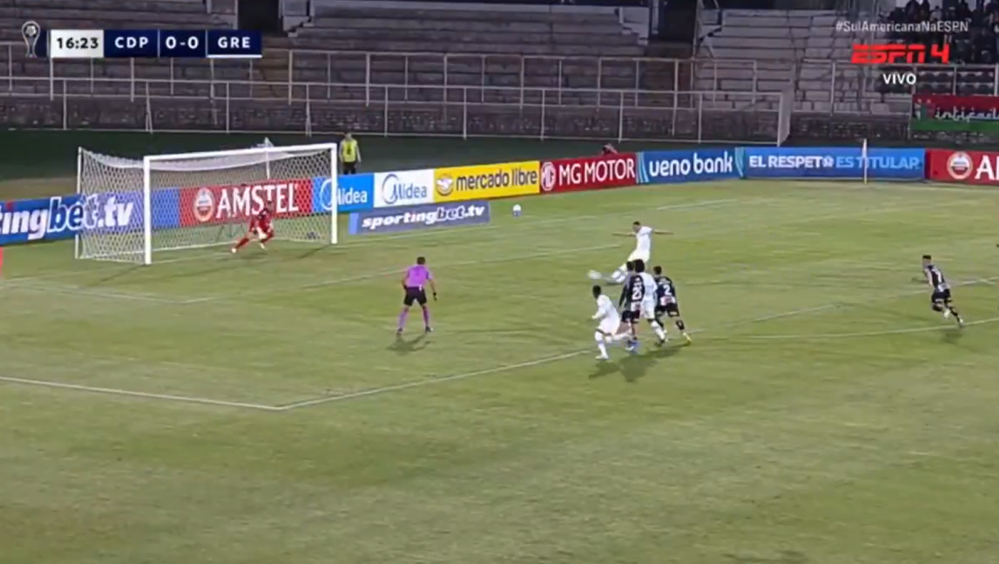 Αδιανόητο: Ο Βινίσιους της Γκρέμιο έχασε 3 πέναλτι μέσα σε 6 λεπτά!