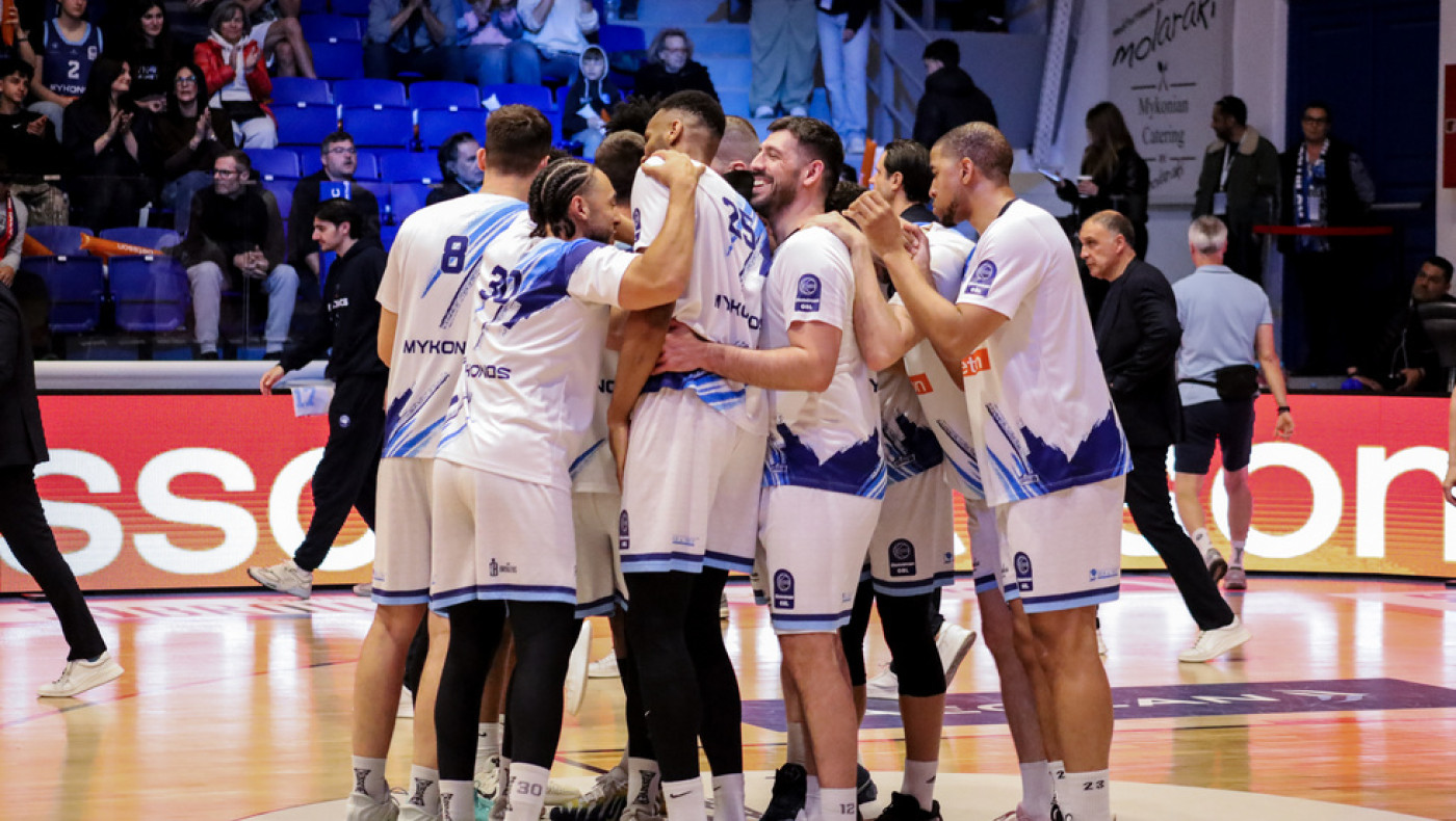 Μύκονος: «Από τα τσιμέντα στο glass-floor»