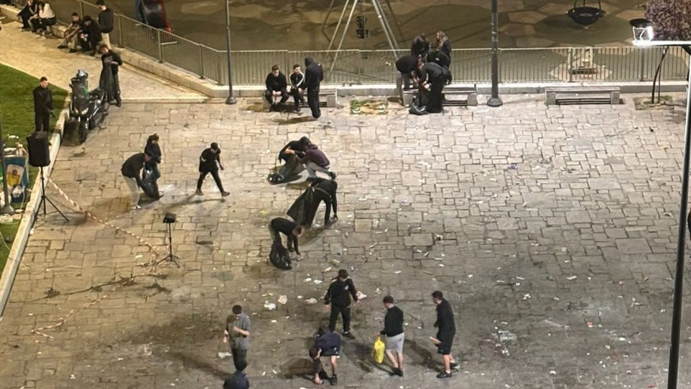 Υπόκλιση από Δημαρέλο: «Οι οπαδοί του ΠΑΟΚ καθάρισαν την πλατεία Ναυαρίνου»