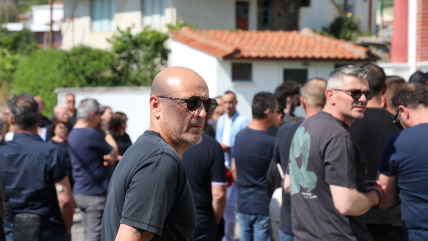 Σιωπή και θλίψη στη Δράμα στον αποχαιρετισμό του Παρασκευά Άντζα