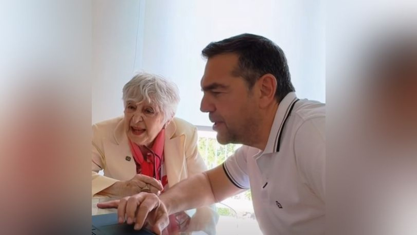Η «Θεοπούλα» με Αλέξη Τσίπρα: «Πρέπει να είσαι λίγο πιο άγριος»