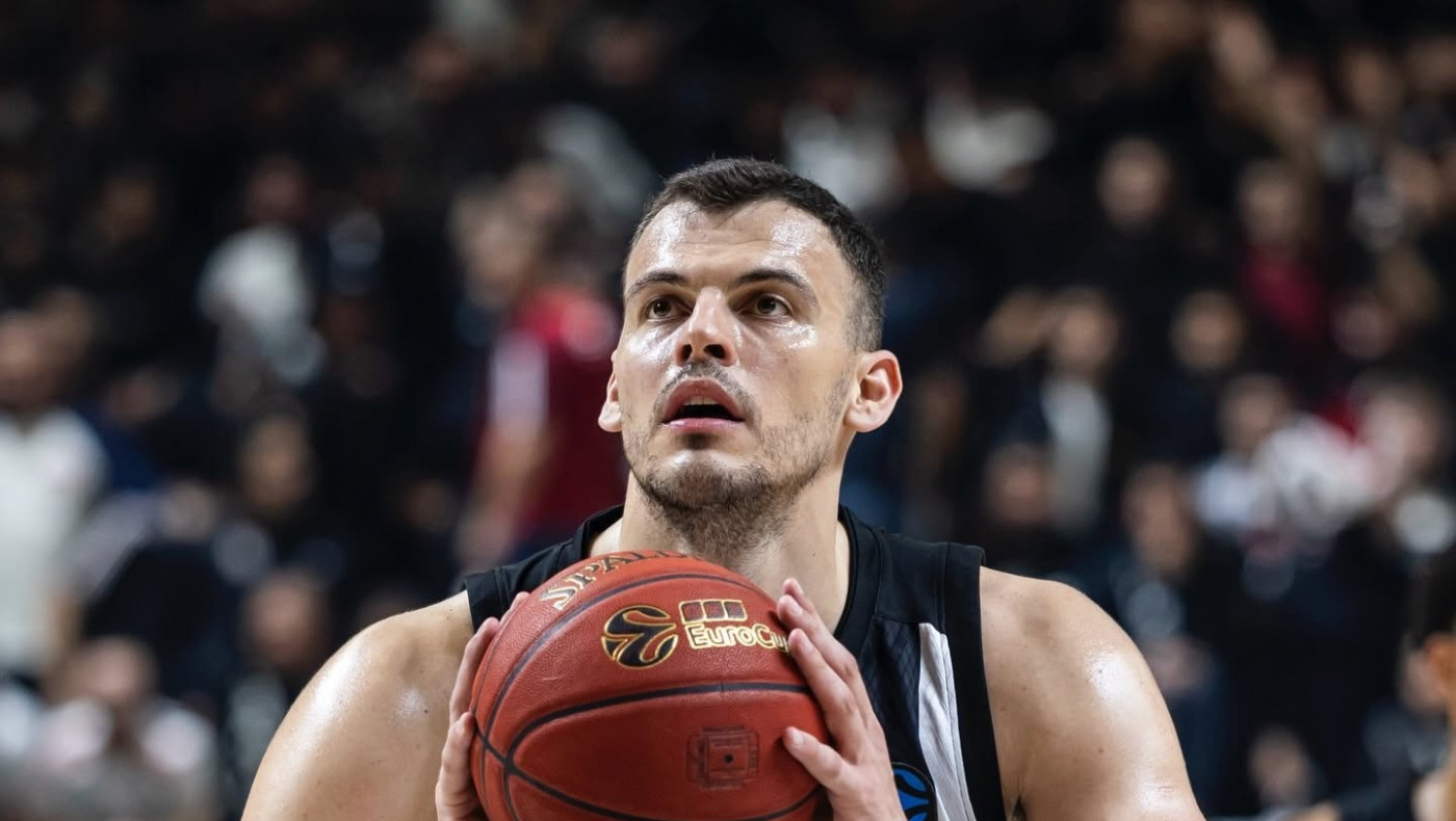 Σοβαρός τραυματισμός για τον Άντε Ζίζιτς: Στο χειρουργείο ο Κροάτης σέντερ που «συνδέθηκε» με τον Άρη