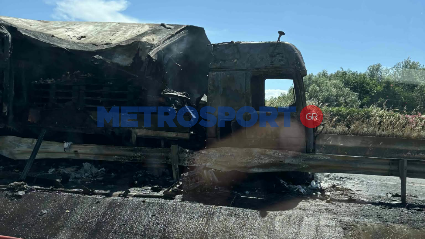 Πυρκαγιά σε νταλίκα στην Ε.Ο. Μουδανιών-Θεσσαλονίκης: Αναφορές για εκρήξεις