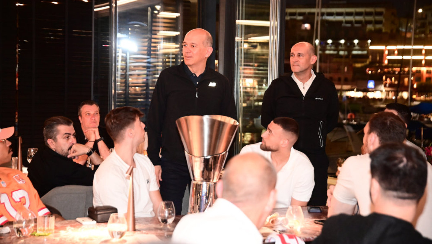 Ολυμπιακός: Γιόρτασε πρωτάθλημα και EuroLeague στο εστιατόριο του Πίτερς