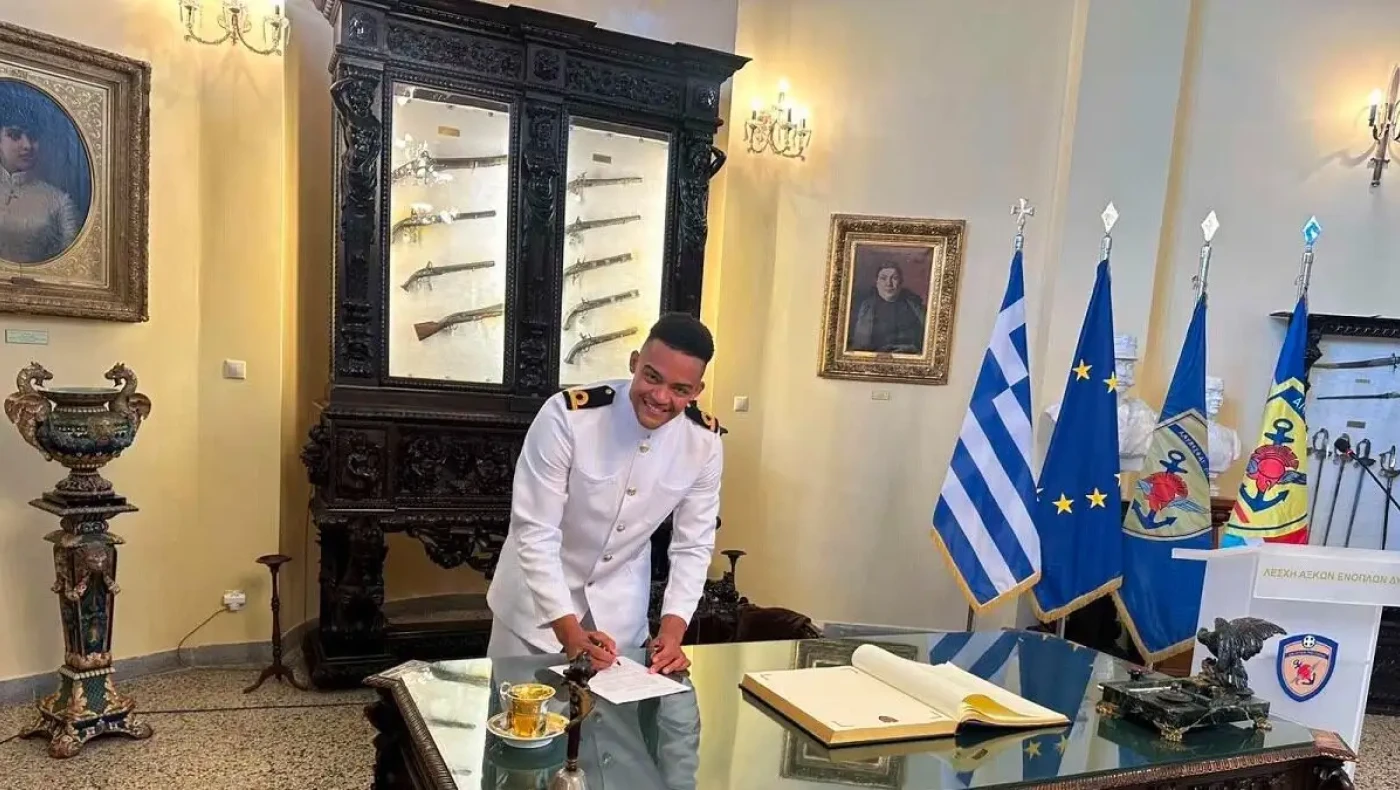 Αξιωματικός του Πολεμικού Ναυτικού ο Καραλής (vid)