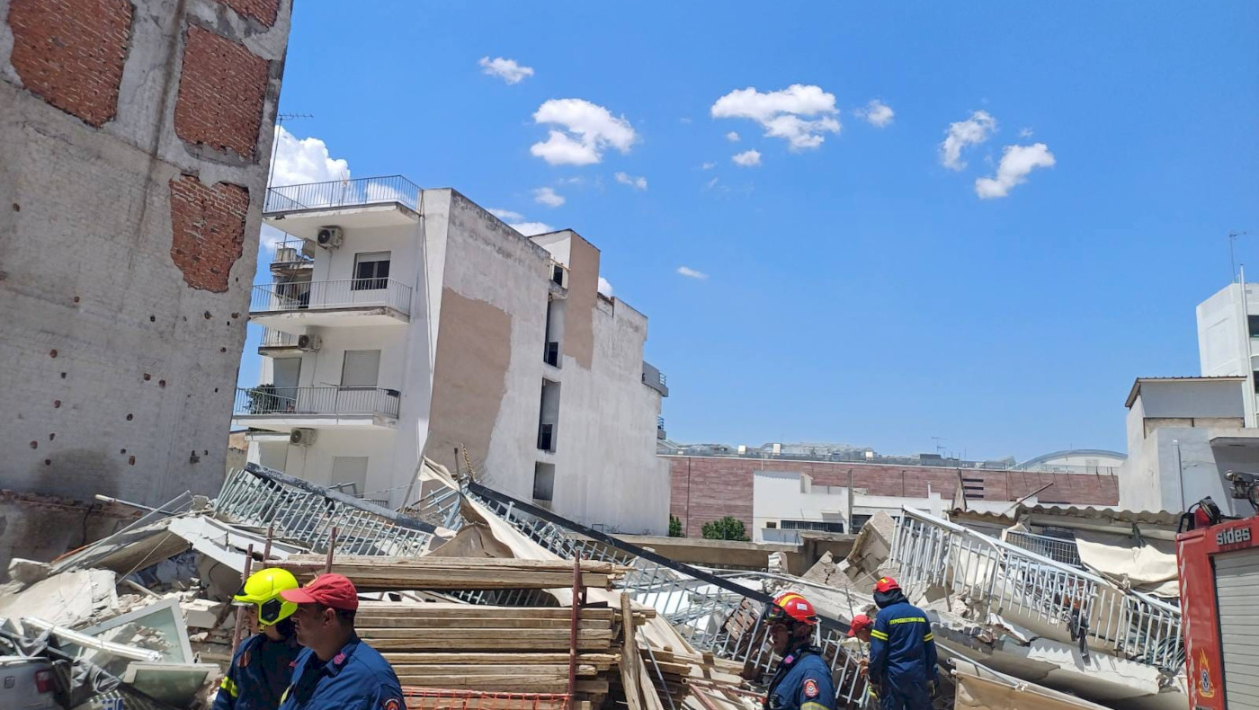 Κατάρρευση πολυκατοικίας στα Πετράλωνα: Βρέθηκαν οι αγνοούμενοι, 5 προσαγωγές