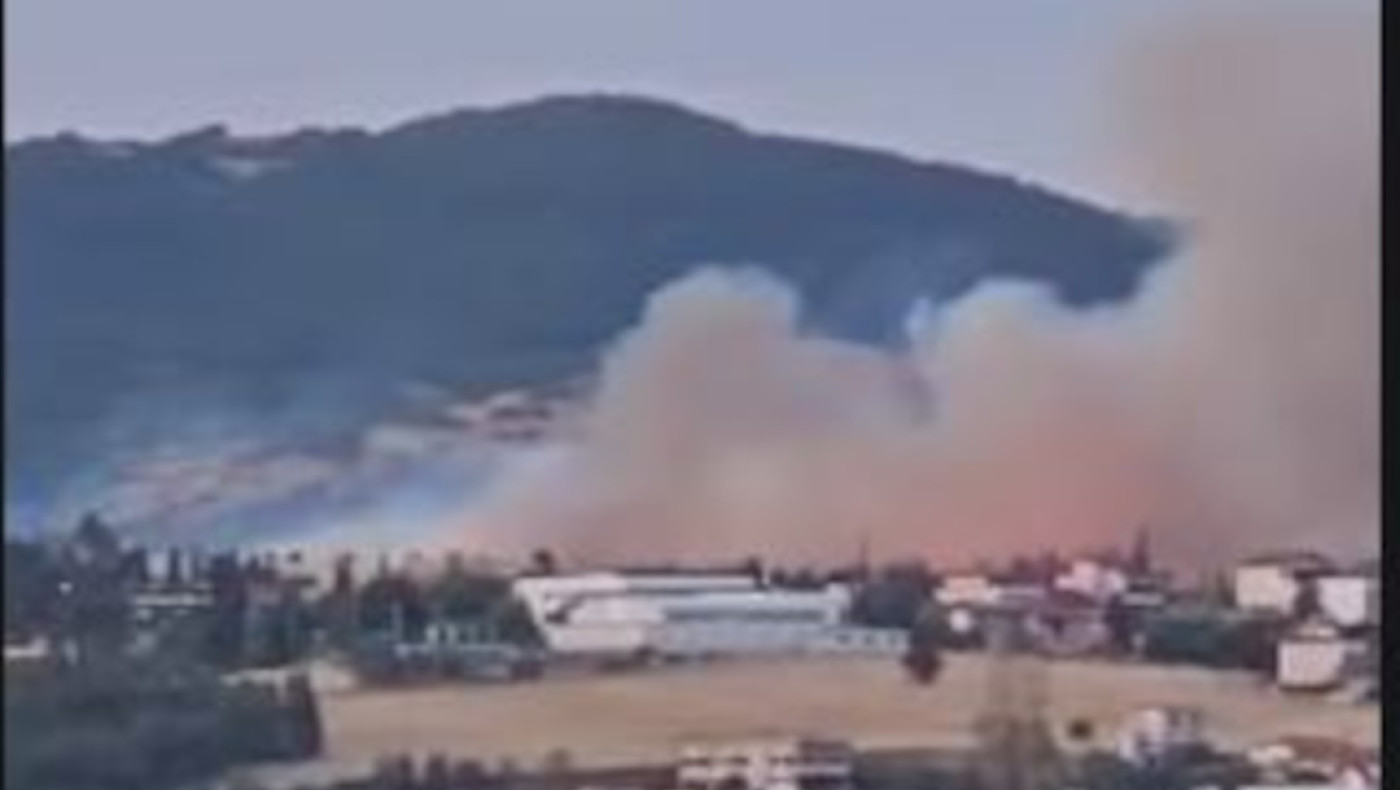 Θεσσαλονίκη: Μεγάλη φωτιά στο Ωραιόκαστρο κοντά σε σπίτια–Μήνυμα του 112 για εκκένωση