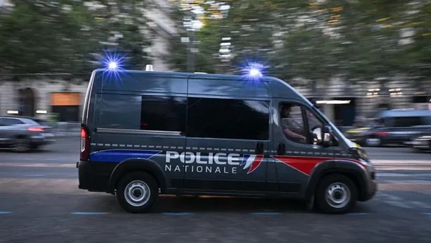 Επεισόδια στο Παρίσι μετά τον αποκλεισμό της Γαλλίας: Ένταση και φωτιές στους δρόμους