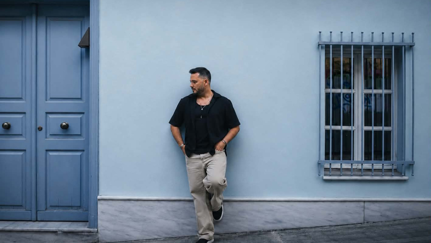 Ο Θέμης Παναγιωτίδης τραγουδάει πως είναι «Καλά»