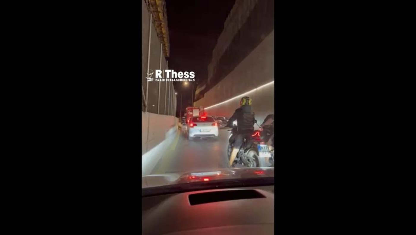 Θεσσαλονίκη: Τροχαίο με έναν τραυματία στον Περιφερειακό-Εγκλωβίστηκε μέσα στο ΙΧ
