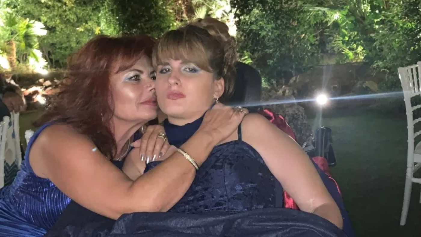 Συγκινεί η μητέρα της Μυρτούς 14 χρόνια μετά την επίθεση: «Εμείς θα περπατάμε μαζί»