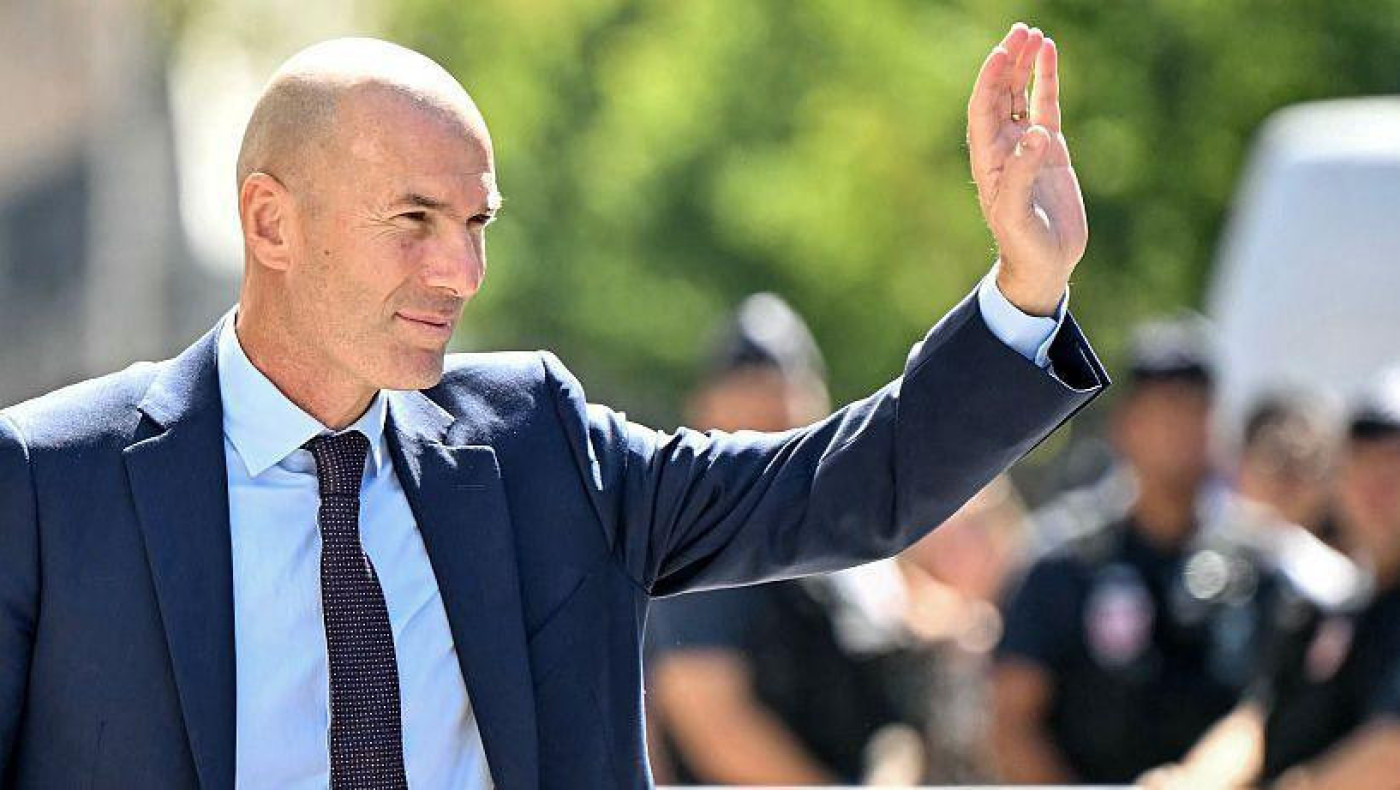 Παροξυσμός για τον Ζιντάν: Sold out σε χρόνο-ρεκόρ το ντεμπούτο του στον πάγκο της Γαλλίας