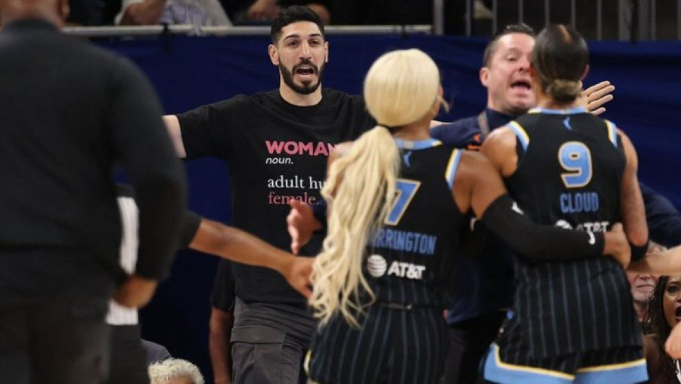 Καντέρ: Πήγε σε αγώνα WNBA, μάλωσε με παίκτρια και τον έδιωξαν από το γήπεδο (vid)