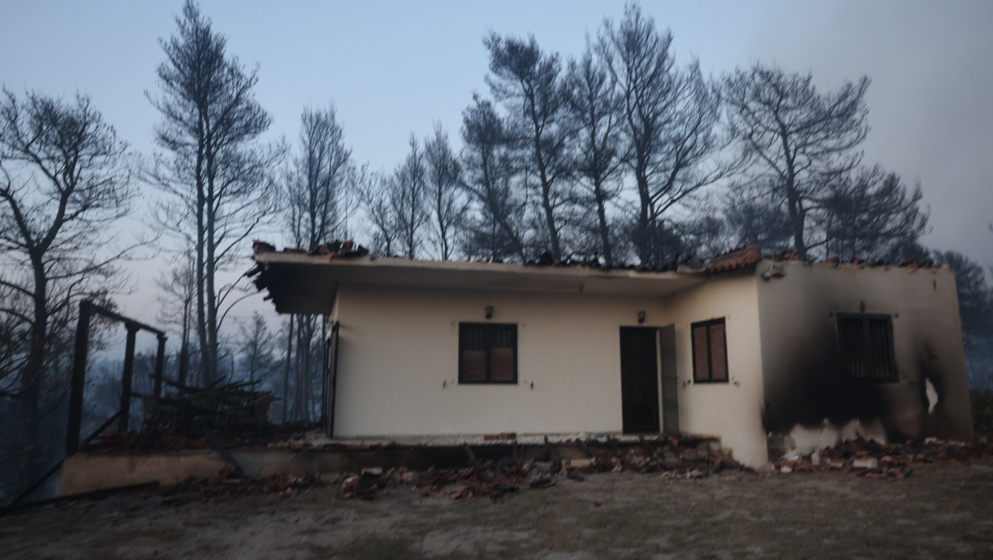Χαλκιδική: Απαγόρευση κυκλοφορίας σε περιοχές της Κασσάνδρας υπό τον φόβο πυρκαγιάς